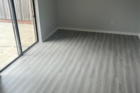 Touwnhouse à vendre à West Palm Beach, Floride: 2 chambres, 114.83 m2 № 2262759 - photo 5