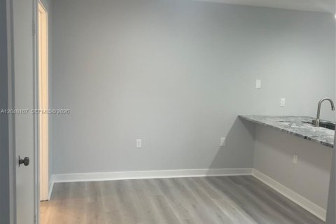 Touwnhouse à vendre à West Palm Beach, Floride: 2 chambres, 114.83 m2 № 2262759 - photo 2