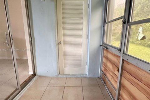 Villa ou maison à vendre à Sunrise, Floride: 1 chambre, 61.97 m2 № 1985277 - photo 6