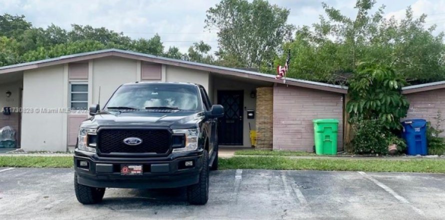 Villa ou maison à Sunrise, Floride 1 chambre, 61.97 m2 № 1985277