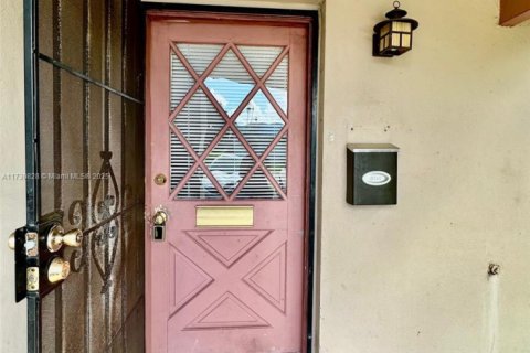 Villa ou maison à vendre à Sunrise, Floride: 1 chambre, 61.97 m2 № 1985277 - photo 13