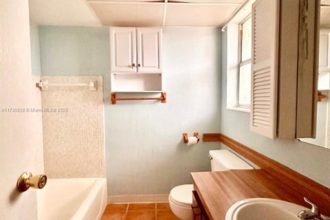 Villa ou maison à vendre à Sunrise, Floride: 1 chambre, 61.97 m2 № 1985277 - photo 9