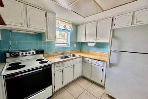 Villa ou maison à vendre à Sunrise, Floride: 1 chambre, 61.97 m2 № 1985277 - photo 5