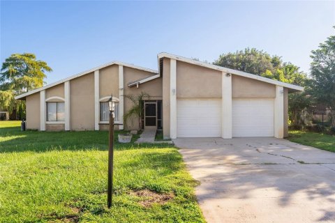 Villa ou maison à Kissimmee, Floride 4 chambres, 151.71 m2 № 2339806