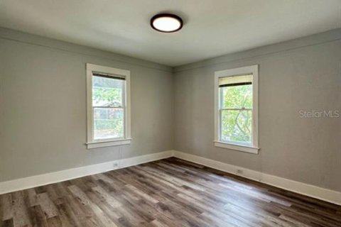Villa ou maison à vendre à Tampa, Floride: 8 chambres, 235.23 m2 № 2410347 - photo 8