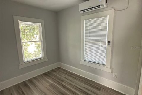 Villa ou maison à vendre à Tampa, Floride: 8 chambres, 235.23 m2 № 2410347 - photo 19