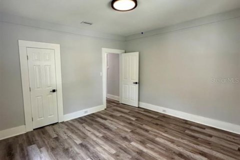 Villa ou maison à vendre à Tampa, Floride: 8 chambres, 235.23 m2 № 2410347 - photo 9