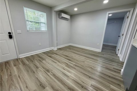 Villa ou maison à vendre à Tampa, Floride: 8 chambres, 235.23 m2 № 2410347 - photo 26