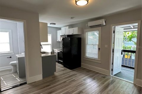 Villa ou maison à vendre à Tampa, Floride: 8 chambres, 235.23 m2 № 2410347 - photo 16