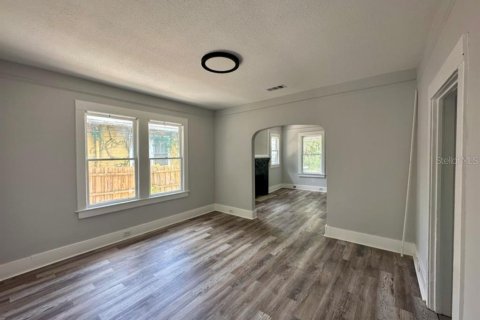 Villa ou maison à vendre à Tampa, Floride: 8 chambres, 235.23 m2 № 2410347 - photo 6