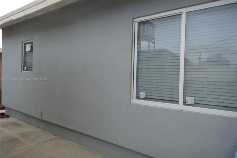 Commercial property in Miami, Florida 266.54 sq.m. № 1695216 - photo 5