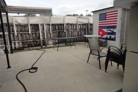 Commercial property in Miami, Florida 266.54 sq.m. № 1695216 - photo 7