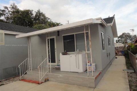 Commercial property in Miami, Florida 266.54 sq.m. № 1695216 - photo 6