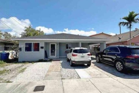 Commercial property in Miami, Florida 266.54 sq.m. № 1695216 - photo 18