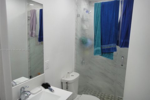 Commercial property in Miami, Florida 266.54 sq.m. № 1695216 - photo 12