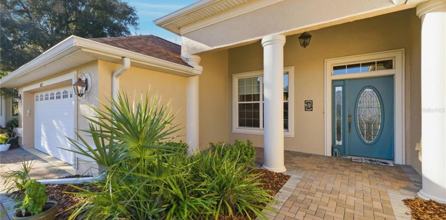 House in Ocala, Florida 3 bedrooms, 224.82 sq.m. № 2204514