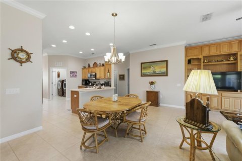 House in Ocala, Florida 3 bedrooms, 224.82 sq.m. № 2204514 - photo 9