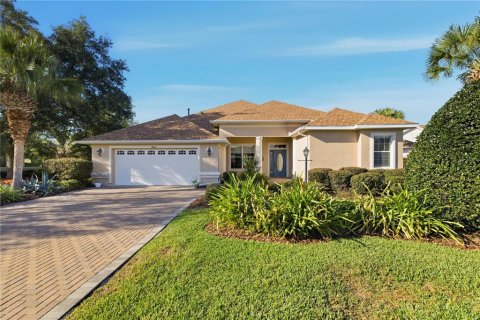 House in Ocala, Florida 3 bedrooms, 224.82 sq.m. № 2204514 - photo 2