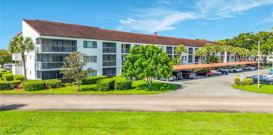 Condo in Clearwater, Florida, 2 bedrooms № 2387306