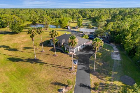 House in Geneva, Florida 4 bedrooms, 206.06 sq.m. № 1875947 - photo 5