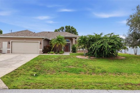 House in Cape Coral, Florida 3 bedrooms, 178.47 sq.m. № 2283971