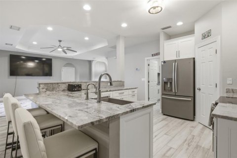 Villa ou maison à vendre à Cape Coral, Floride: 3 chambres, 178.47 m2 № 2283971 - photo 11
