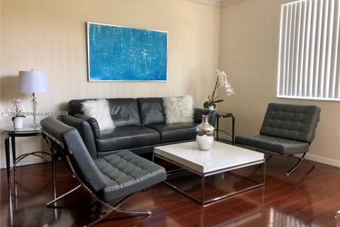 Купить кондоминиум в Серфсайд, Флорида 2 спальни, 95.97м2, № 2018812 - фото 4