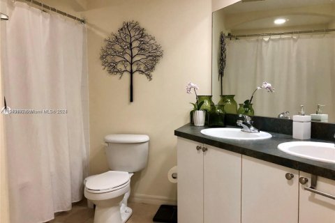 Купить кондоминиум в Серфсайд, Флорида 2 спальни, 95.97м2, № 2018812 - фото 7