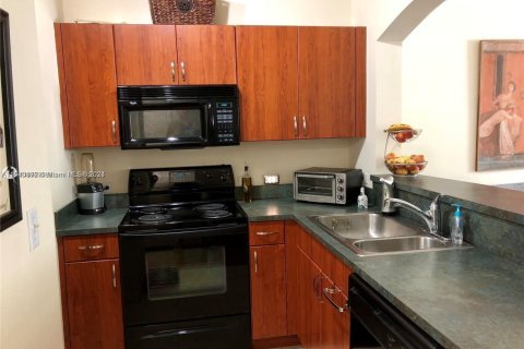 Купить кондоминиум в Серфсайд, Флорида 2 спальни, 95.97м2, № 2018812 - фото 2