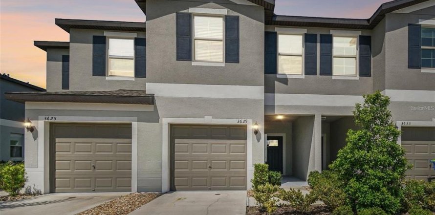 Touwnhouse à Wesley Chapel, Floride 3 chambres, 151.8 m2 № 1724352
