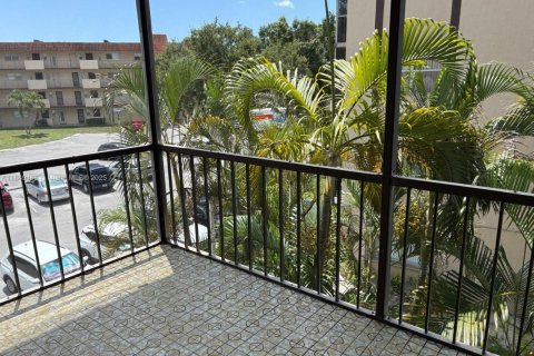 Condo in Lauderhill, Florida, 2 bedrooms  № 1855097 - photo 14