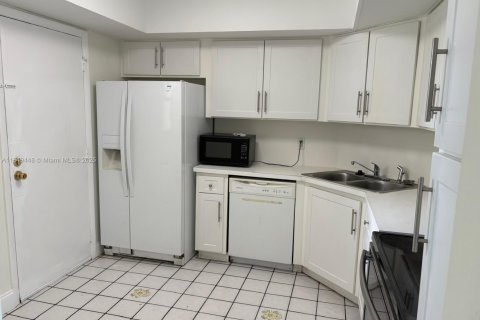 Condo in Lauderhill, Florida, 2 bedrooms  № 1855097 - photo 2