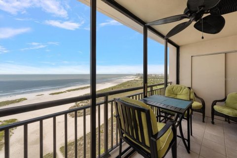 Condo in Clearwater, Florida, 2 bedrooms  № 2216296 - photo 15