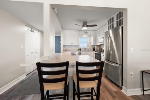 Condo in Clearwater, Florida, 2 bedrooms  № 2216296 - photo 6