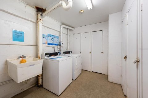 Condo in Clearwater, Florida, 2 bedrooms  № 2216296 - photo 23