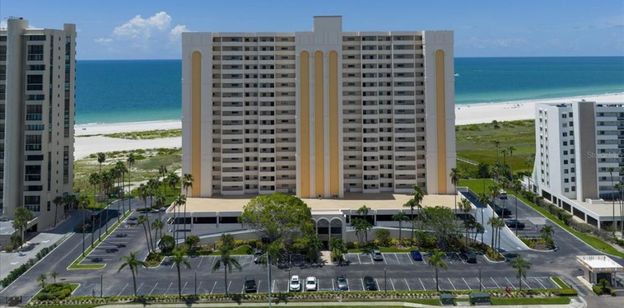 Condo in Clearwater, Florida, 2 bedrooms  № 2216296