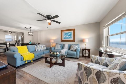 Condo in Clearwater, Florida, 2 bedrooms  № 2216296 - photo 13