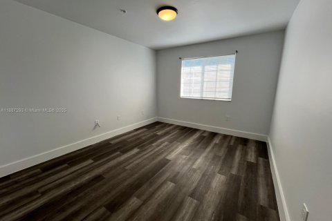 Condo in Pembroke Pines, Florida, 3 bedrooms  № 1942199 - photo 16