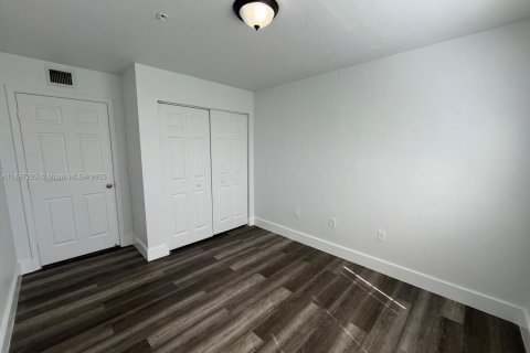 Condo in Pembroke Pines, Florida, 3 bedrooms  № 1942199 - photo 11