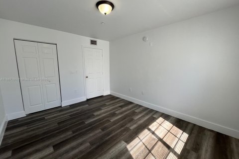 Condo in Pembroke Pines, Florida, 3 bedrooms  № 1942199 - photo 18