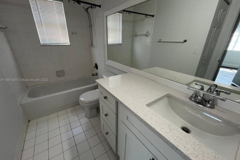 Condo in Pembroke Pines, Florida, 3 bedrooms  № 1942199 - photo 24