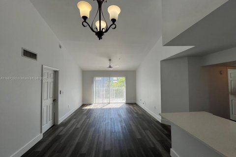 Condo in Pembroke Pines, Florida, 3 bedrooms  № 1942199 - photo 5