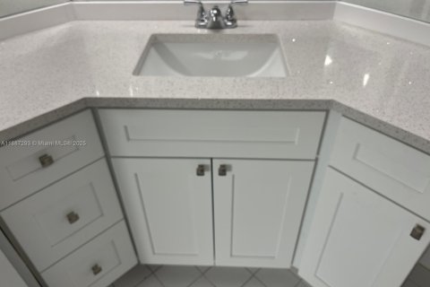Condominio en alquiler en Pembroke Pines, Florida, 3 dormitorios, 115.2 m2 № 1942199 - foto 21