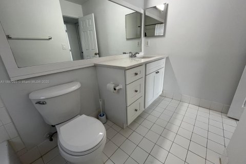 Condominio en alquiler en Pembroke Pines, Florida, 3 dormitorios, 115.2 m2 № 1942199 - foto 25