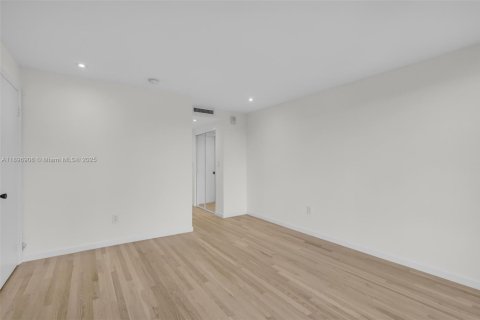 Copropriété à vendre à Key Biscayne, Floride: 1 chambre, 83.15 m2 № 1950779 - photo 14