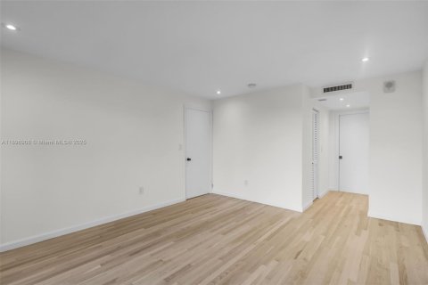 Copropriété à vendre à Key Biscayne, Floride: 1 chambre, 83.15 m2 № 1950779 - photo 13