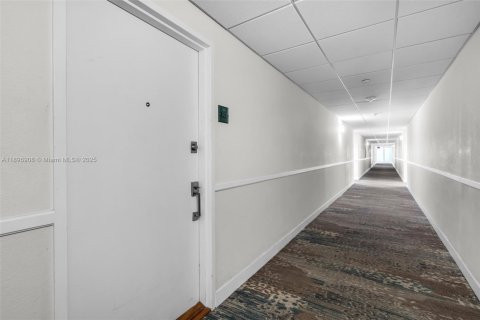 Copropriété à vendre à Key Biscayne, Floride: 1 chambre, 83.15 m2 № 1950779 - photo 2