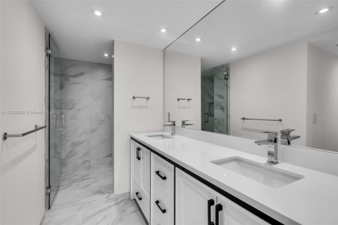Copropriété à vendre à Key Biscayne, Floride: 1 chambre, 83.15 m2 № 1950779 - photo 15