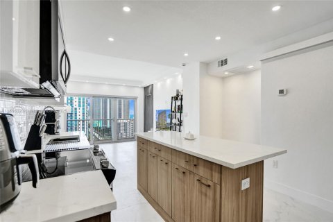 Condominio en venta en Hallandale Beach, Florida, 1 dormitorio, 80.82 m2 № 1979319 - foto 6