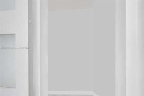 Condominio en venta en Hallandale Beach, Florida, 1 dormitorio, 80.82 m2 № 1979319 - foto 24